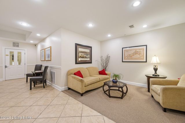 2000 Lancashire Ave 102, Louisville, KY 40205