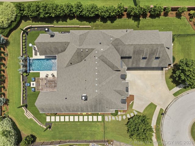 8007 S Galveston Court, Tulsa, OK 74132