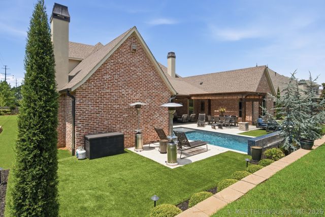 8007 S Galveston Court, Tulsa, OK 74132