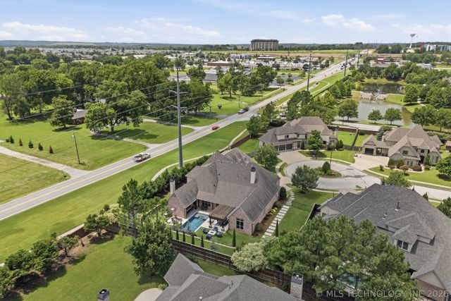 8007 S Galveston Court, Tulsa, OK 74132