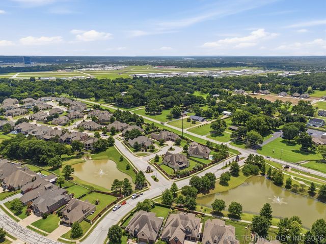 8007 S Galveston Court, Tulsa, OK 74132