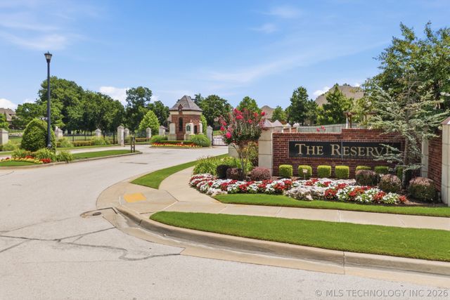 8007 S Galveston Court, Tulsa, OK 74132