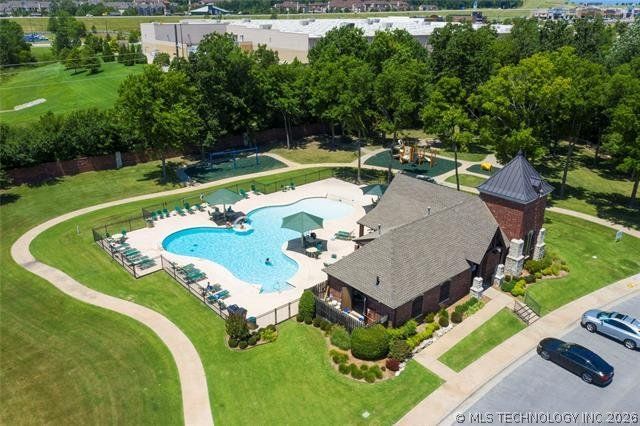 8007 S Galveston Court, Tulsa, OK 74132