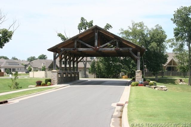 8007 S Galveston Court, Tulsa, OK 74132