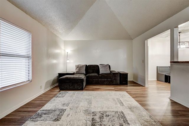 10908 Beaulaine Place, Oklahoma City, OK 73114