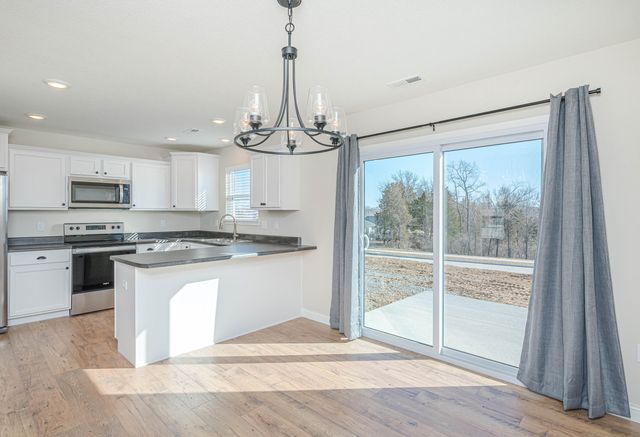 720 PROMENADE DR, Columbia, MO 65202