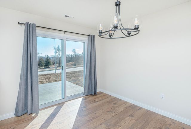 720 PROMENADE DR, Columbia, MO 65202