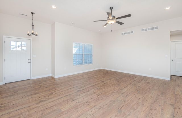 720 PROMENADE DR, Columbia, MO 65202