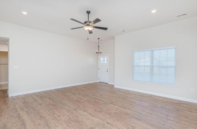 720 PROMENADE DR, Columbia, MO 65202