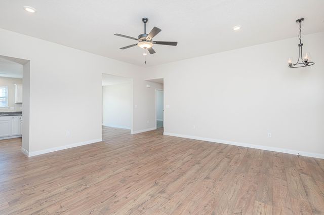 720 PROMENADE DR, Columbia, MO 65202