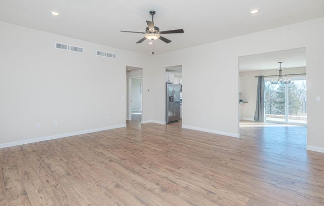 720 PROMENADE DR, Columbia, MO 65202