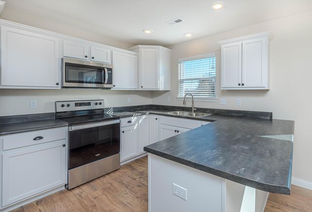 720 PROMENADE DR, Columbia, MO 65202