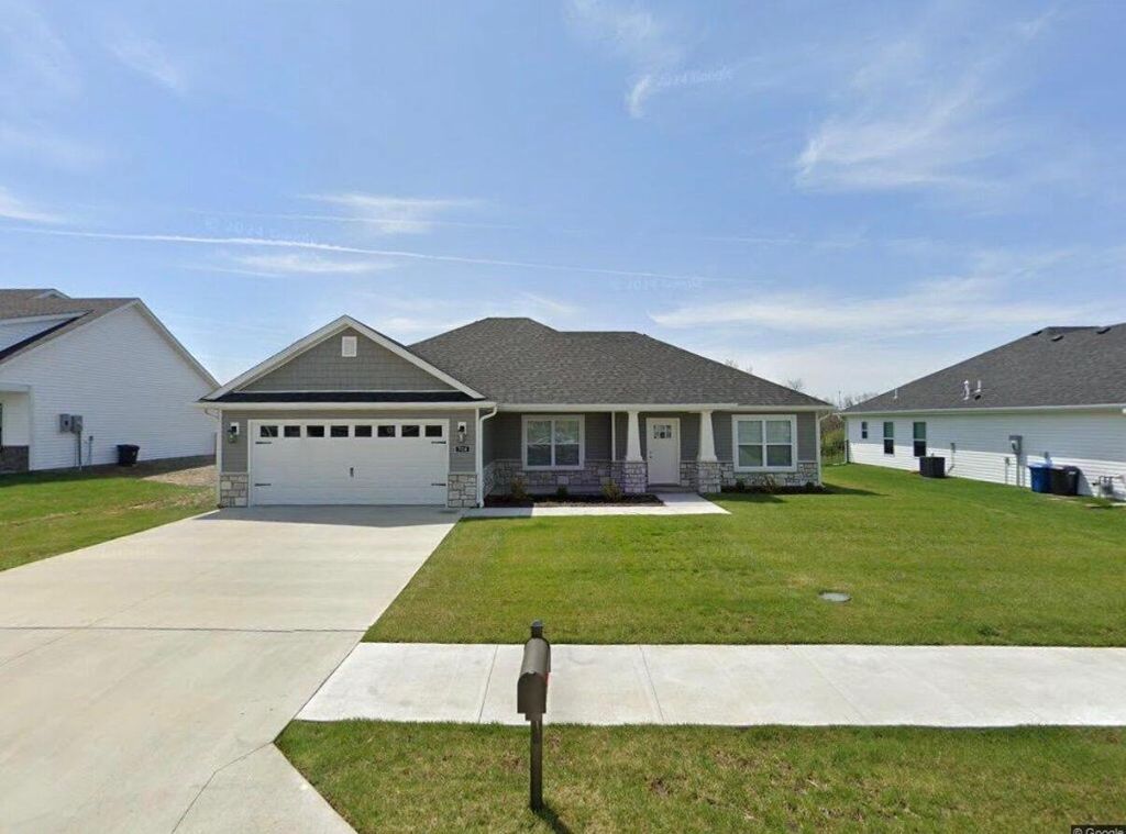 720 PROMENADE DR, Columbia, MO 65202