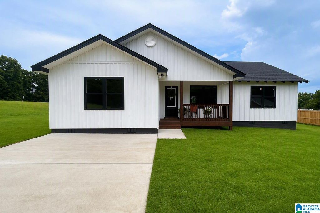 160 COUNTY ROAD 951, Clanton, AL 35045