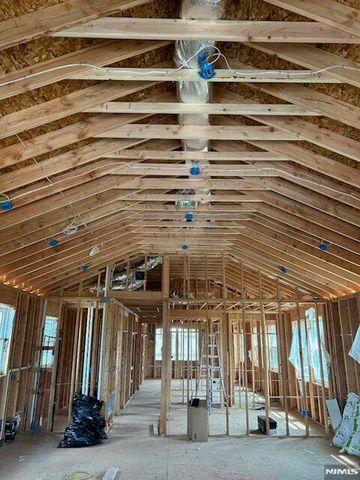 552 11th Street, Newark, NJ 07103