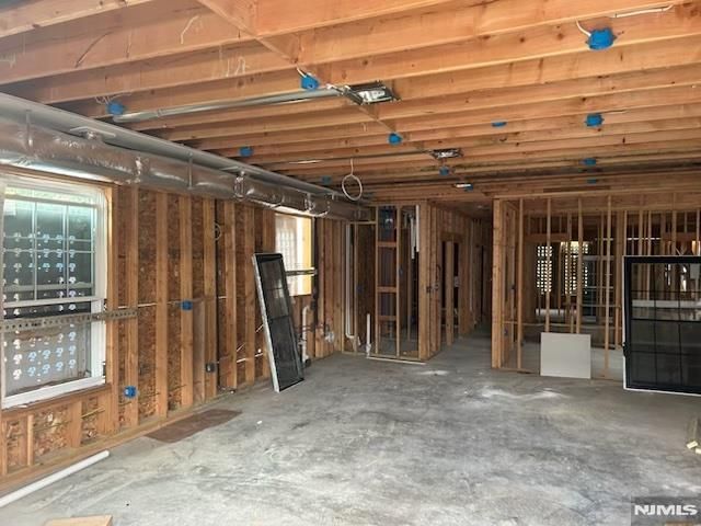 552 11th Street, Newark, NJ 07103