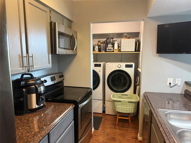 3919 Fairmont Parkway 128, Pasadena, TX 77504
