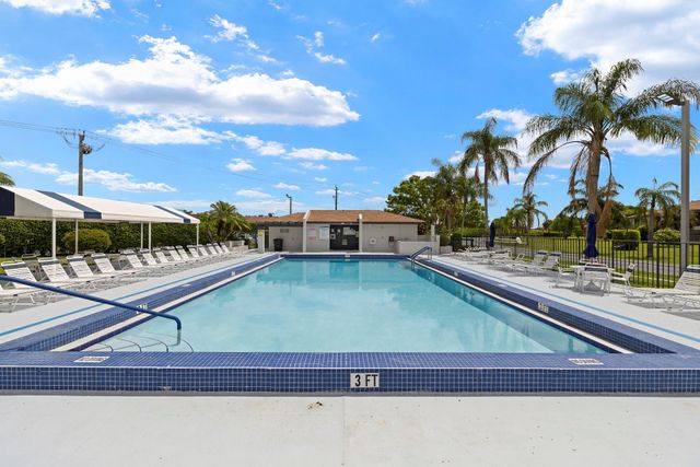 5820 Sugar Palm Ct E, Delray Beach, FL 33484