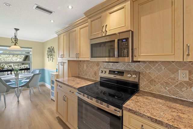 5820 Sugar Palm Ct E, Delray Beach, FL 33484