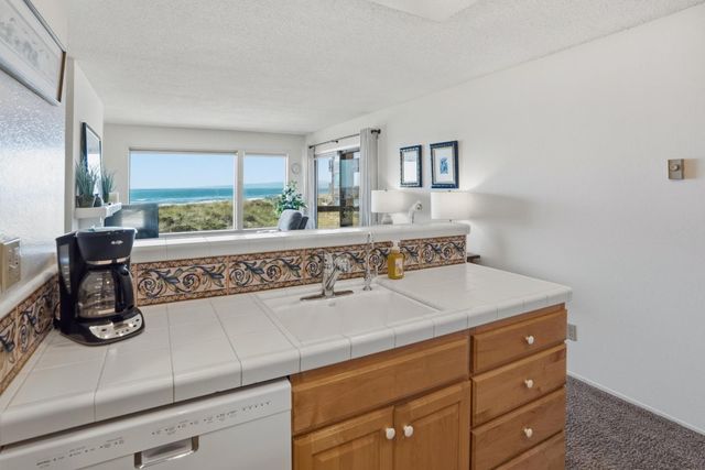 101 Shell Drive 22, Watsonville, CA 95076