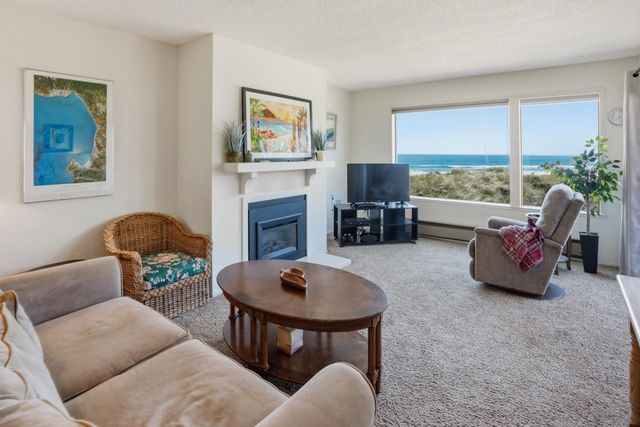 101 Shell Drive 22, Watsonville, CA 95076