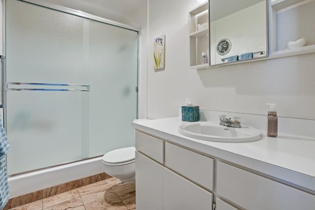 101 Shell Drive 22, Watsonville, CA 95076