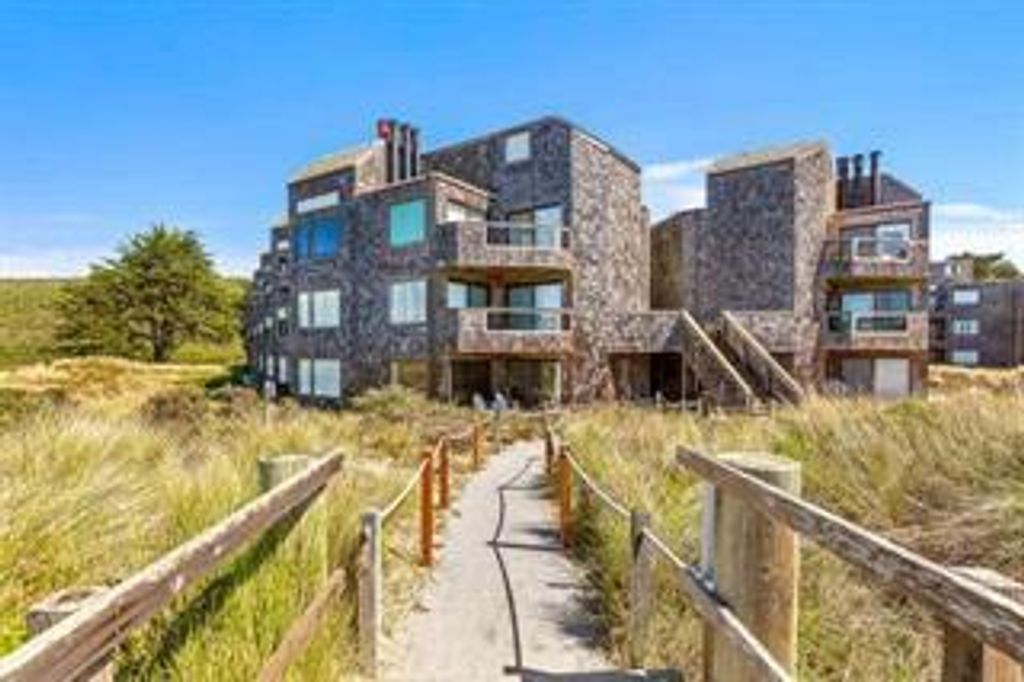 101 Shell Drive 22, Watsonville, CA 95076