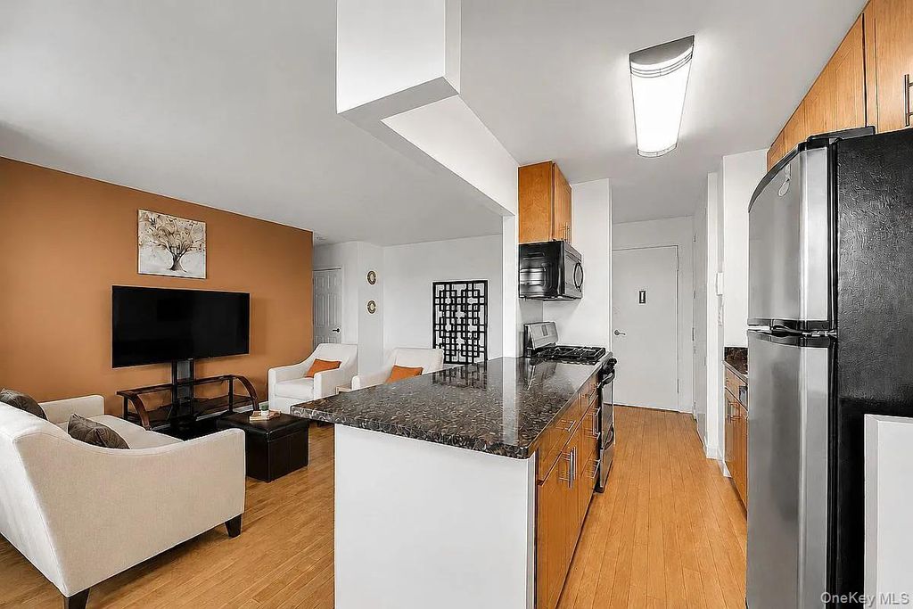 400 Cozine Avenue 5E, Brooklyn, NY 11207 — photo 5
