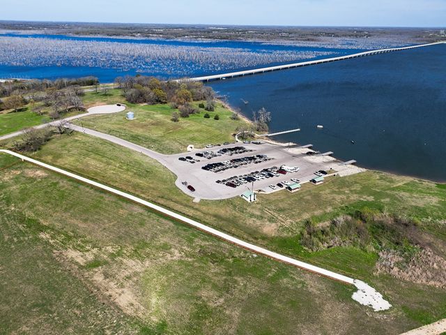 394 Crystal Cove, Dodd City, TX 75438