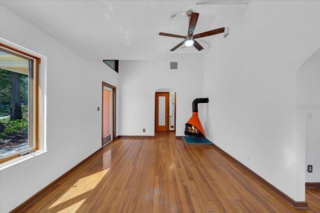 225 17TH AVENUE SE, St Petersburg, FL 33701