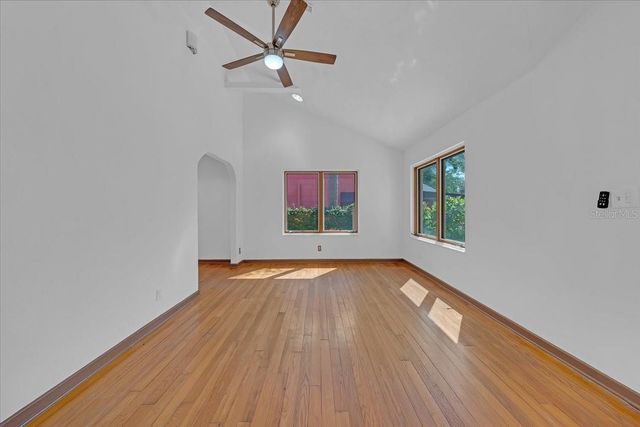 225 17TH AVENUE SE, St Petersburg, FL 33701