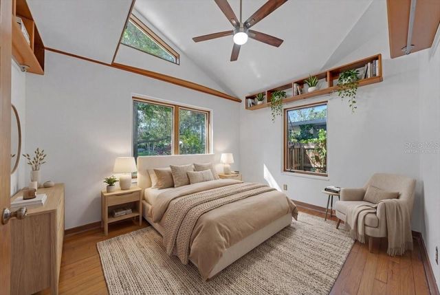 225 17TH AVENUE SE, St Petersburg, FL 33701