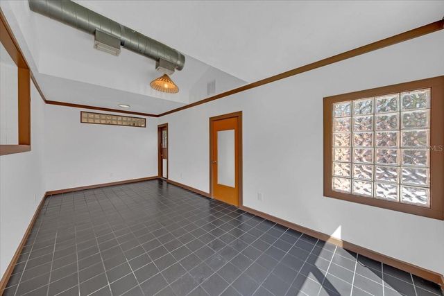 225 17TH AVENUE SE, St Petersburg, FL 33701