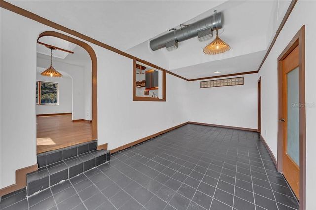 225 17TH AVENUE SE, St Petersburg, FL 33701