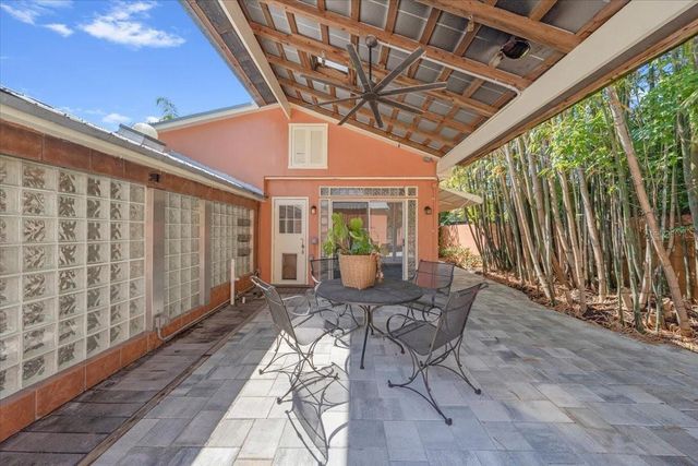 225 17TH AVENUE SE, St Petersburg, FL 33701