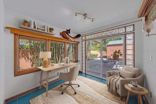 225 17TH AVENUE SE, St Petersburg, FL 33701