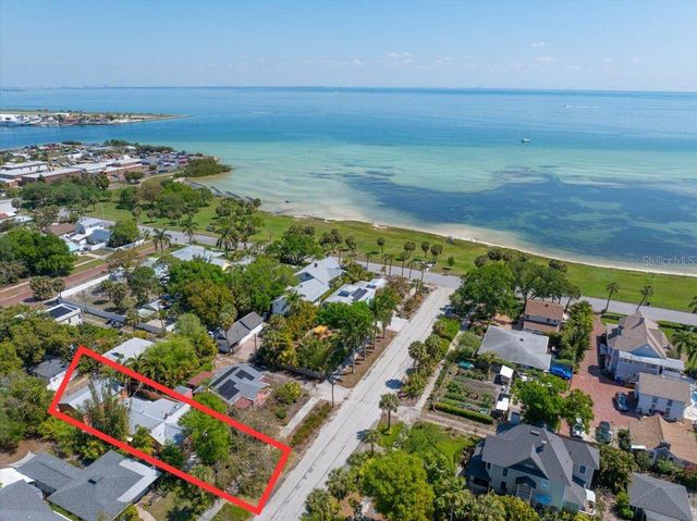 225 17TH AVENUE SE, St Petersburg, FL 33701