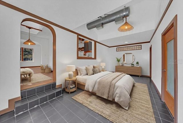 225 17TH AVENUE SE, St Petersburg, FL 33701