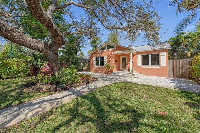 225 17TH AVENUE SE, St Petersburg, FL 33701