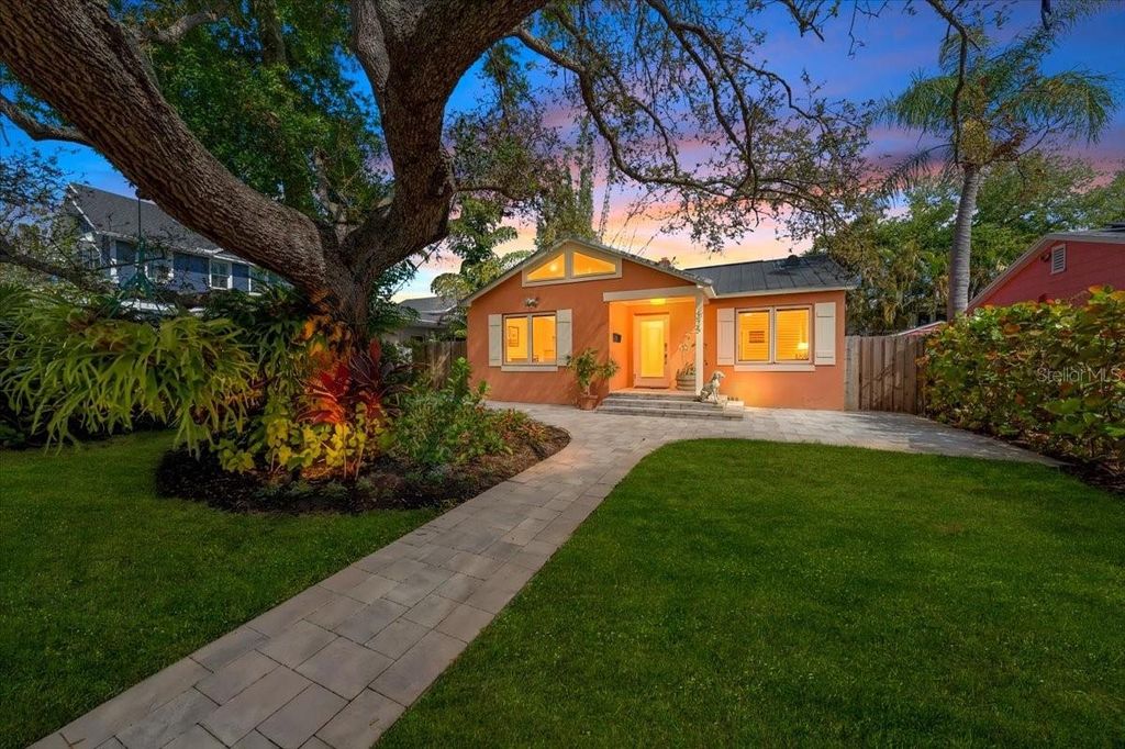 225 17TH AVENUE SE, St Petersburg, FL 33701