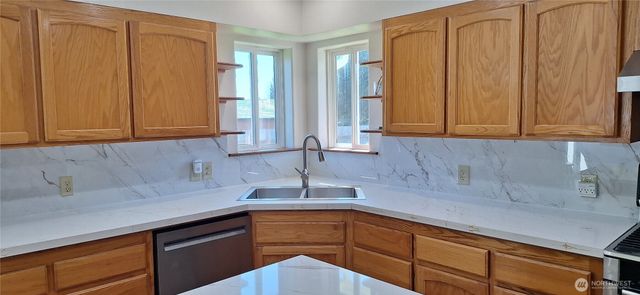 10 Spruce Lane, South Bend, WA 98586