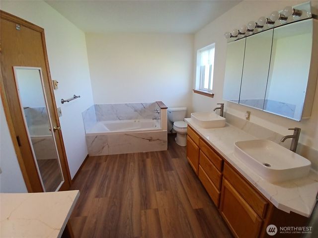 10 Spruce Court, South Bend, WA 98586