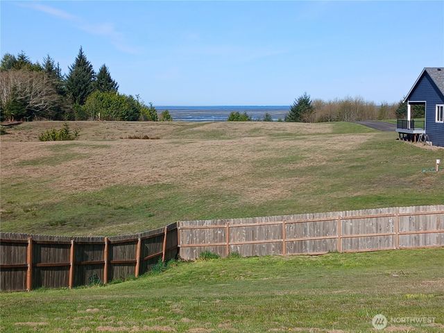 10 Spruce Court, South Bend, WA 98586