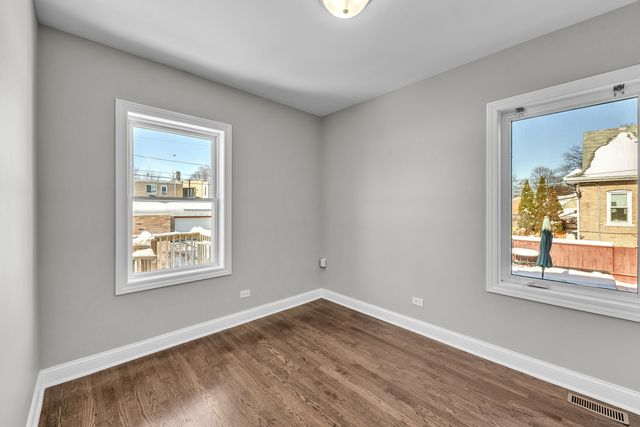 1816 Clinton Avenue, Berwyn, IL 60402