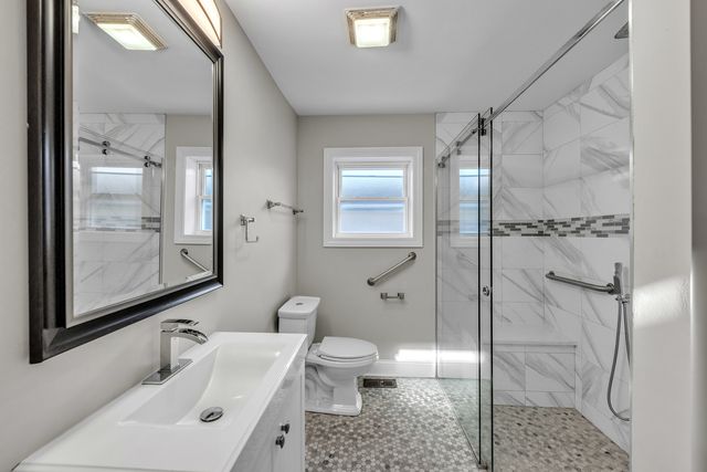 1816 Clinton Avenue, Berwyn, IL 60402