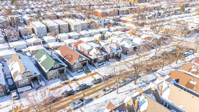 1816 Clinton Avenue, Berwyn, IL 60402