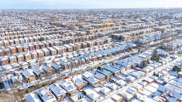 1816 Clinton Avenue, Berwyn, IL 60402