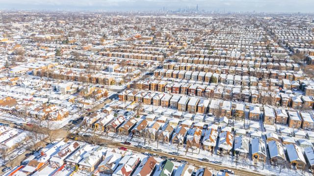 1816 Clinton Avenue, Berwyn, IL 60402