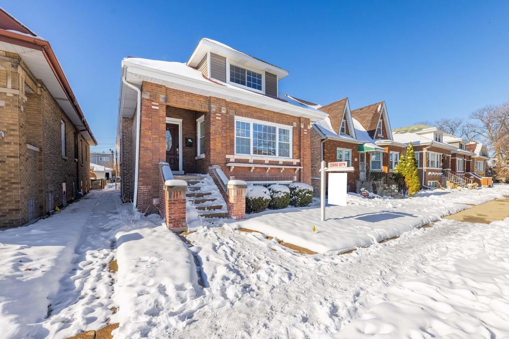 1816 Clinton Avenue, Berwyn, IL 60402