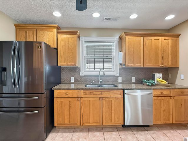 150 Wrather Rd, Murray, KY 42071